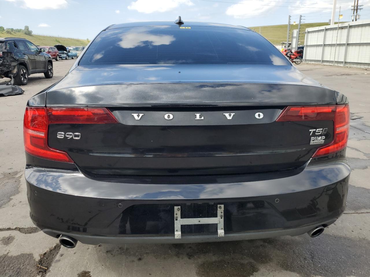2018 Volvo S90 T5 Momentum VIN: LVY982MK9JP023754 Lot: 62128825
