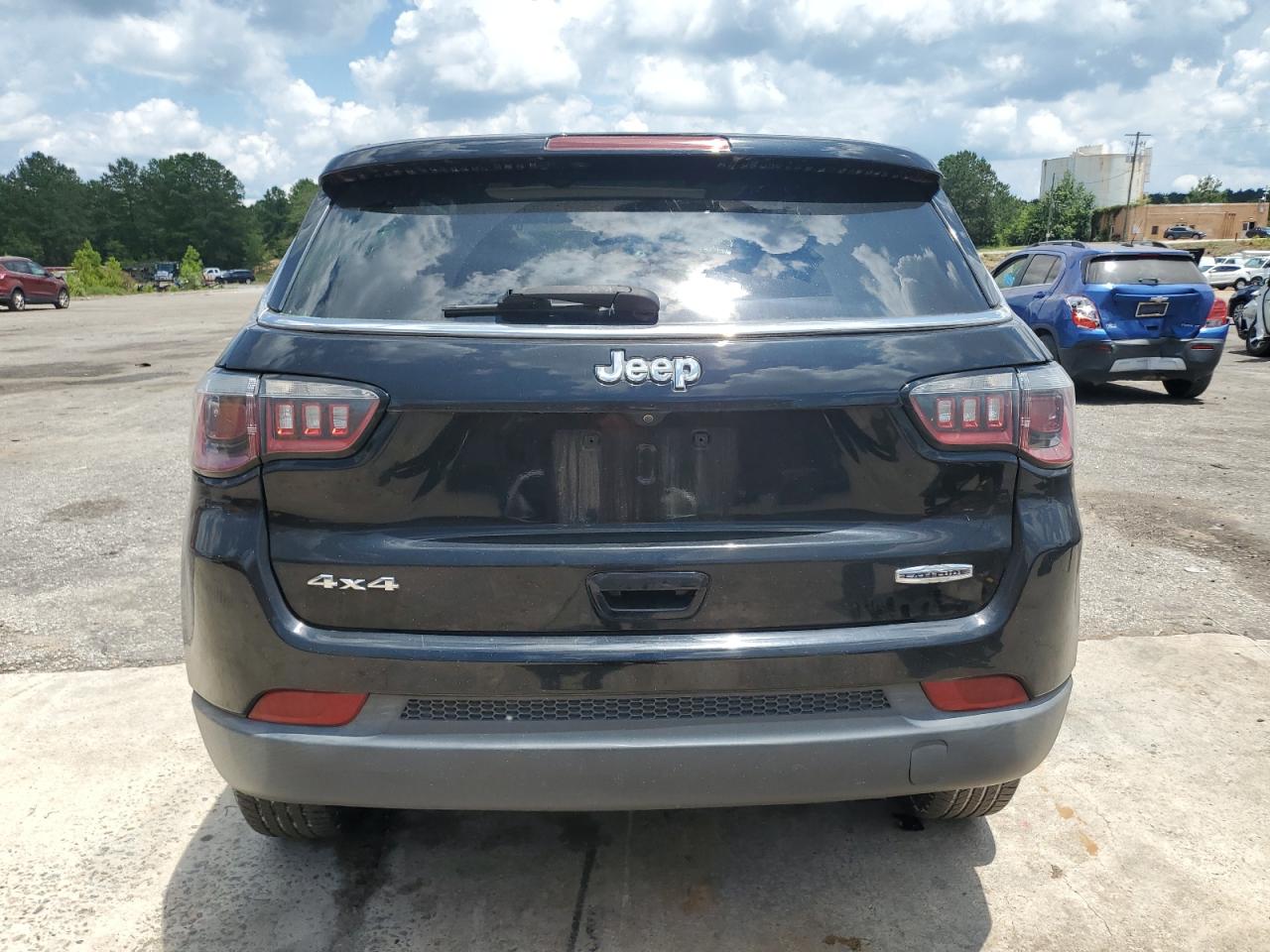 2018 Jeep Compass Latitude VIN: 3C4NJDBB2JT103210 Lot: 61544055