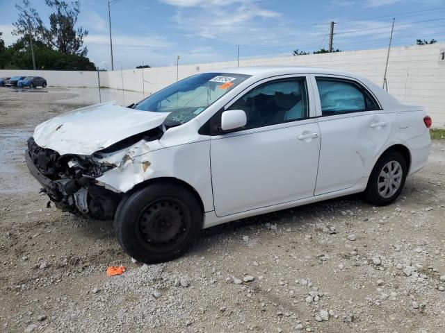 Sedans TOYOTA COROLLA 2012 White