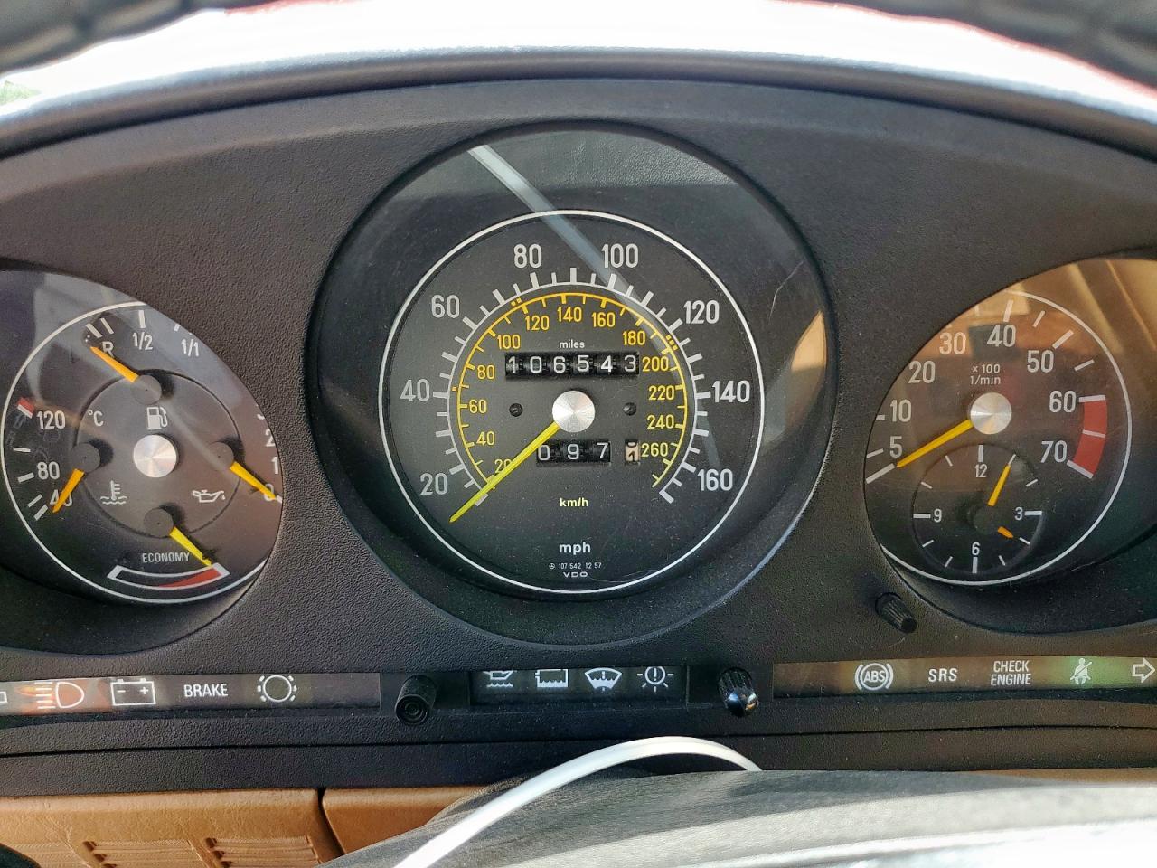 1988 Mercedes-Benz 560 Sl VIN: WDBBA48D3JA085639 Lot: 61737495