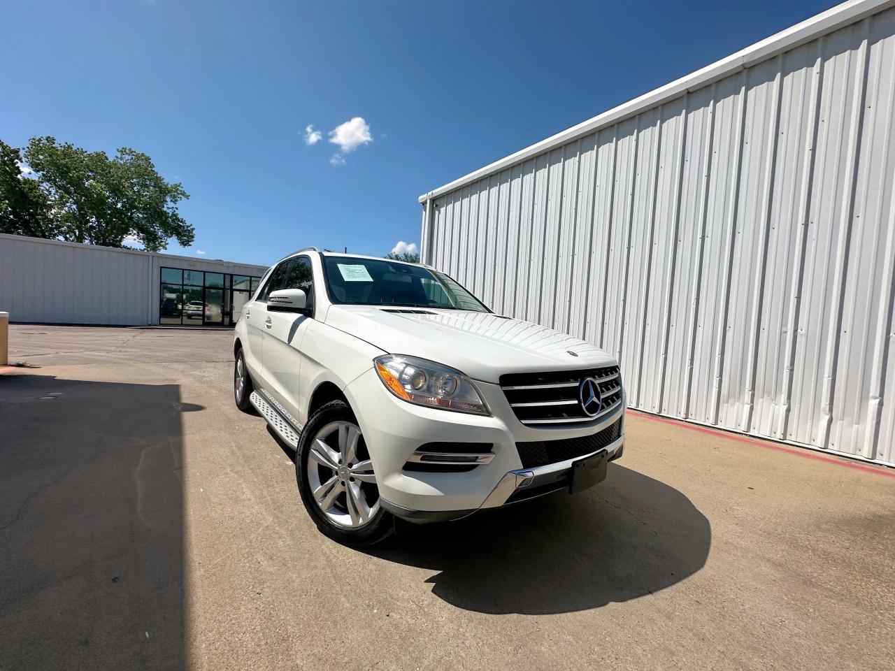 2013 Mercedes-Benz Ml 350 for Sale in Grand Prairie, TX - Minor Dent/Scratches