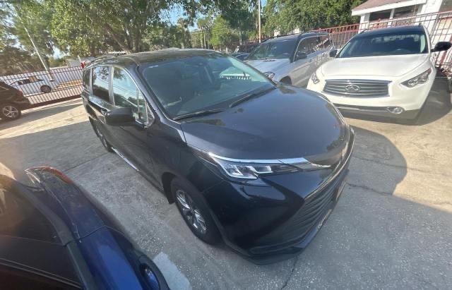 2022 Toyota Sienna Le 2.5L