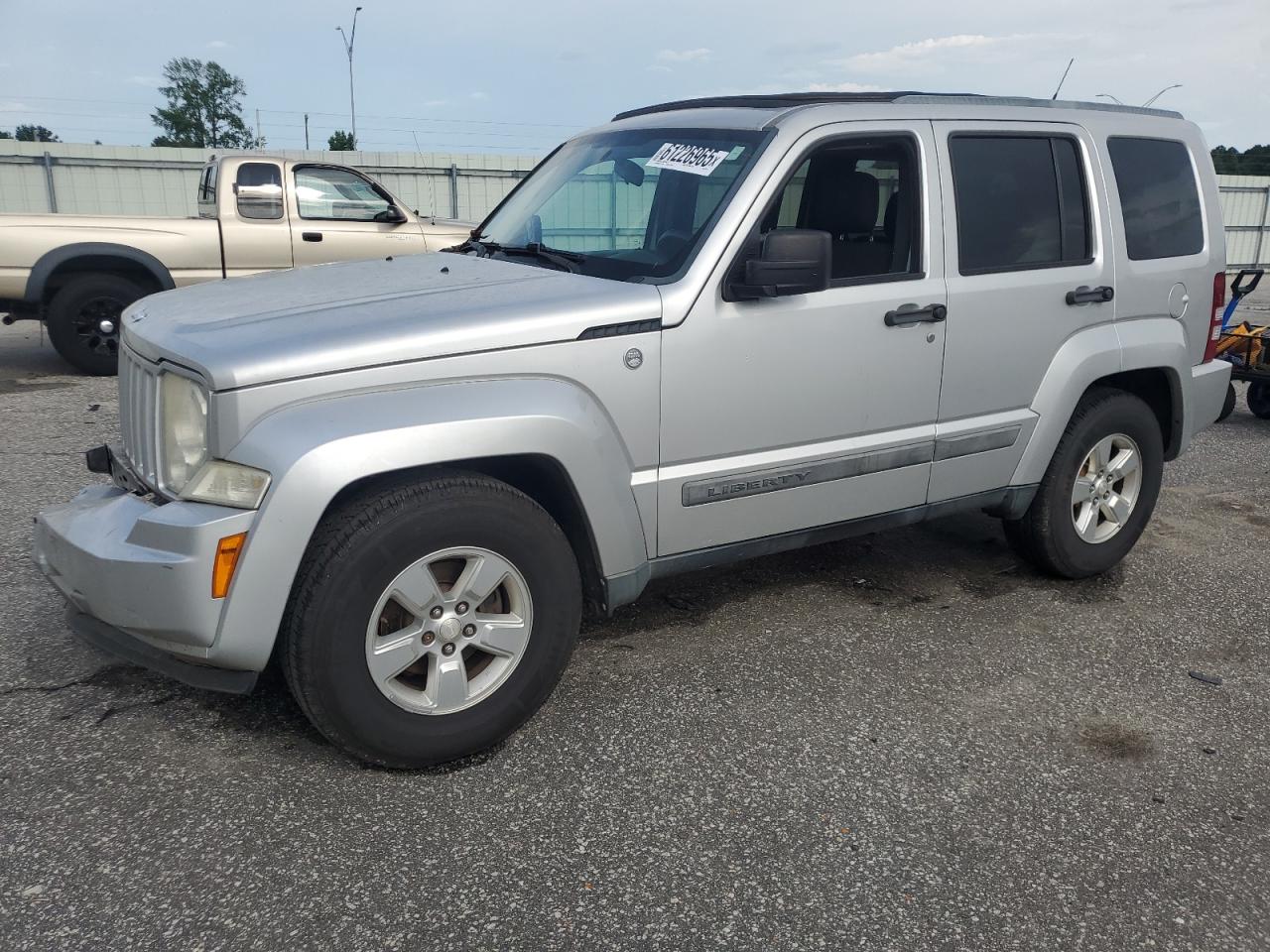 2011 Jeep Liberty Sport للبيع في Dunn، NC - Front End