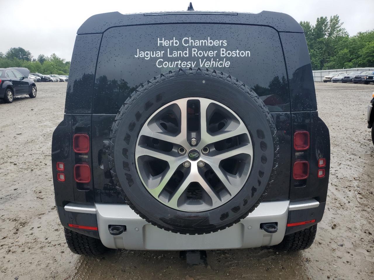 2025 Land Rover Defender 110 S VIN: SALEJ7EX5S2357868 Lot: 60537935