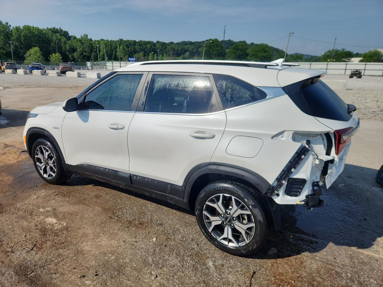 KIA SELTOS 2023 VIN KNDERCAAXP7453189 фото 2