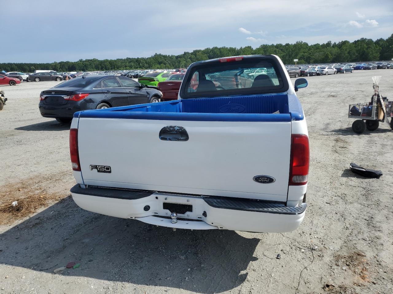 2004 Ford F-150 Heritage Classic VIN: 2FTRF172X4CA92123 Lot: 61788295