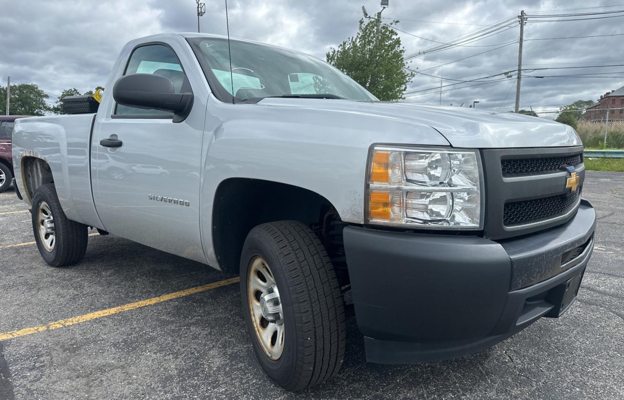 2012 Chevrolet Silverado C1500 продається в Mendon, MA - Normal Wear