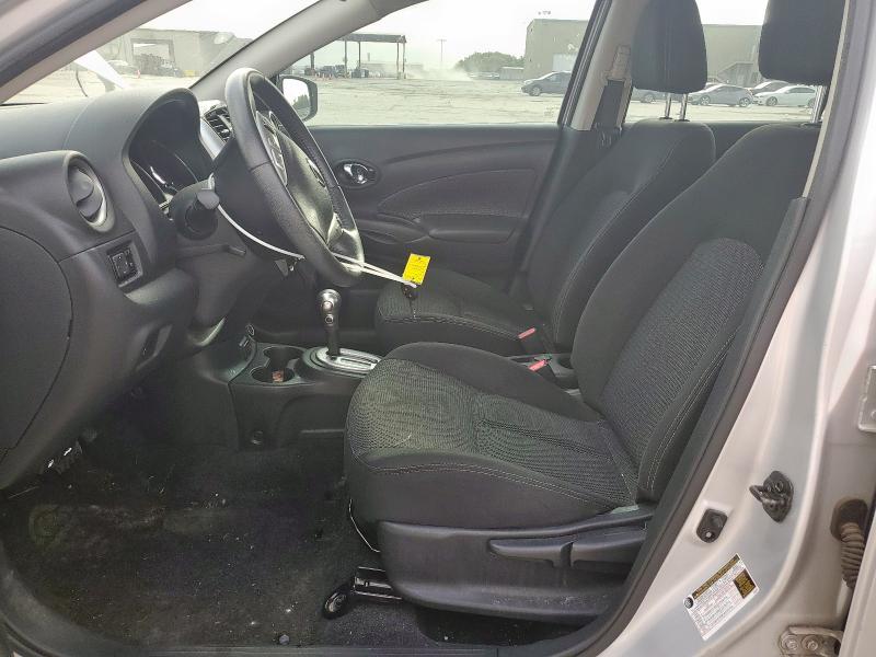  NISSAN VERSA 2017 Серебристый