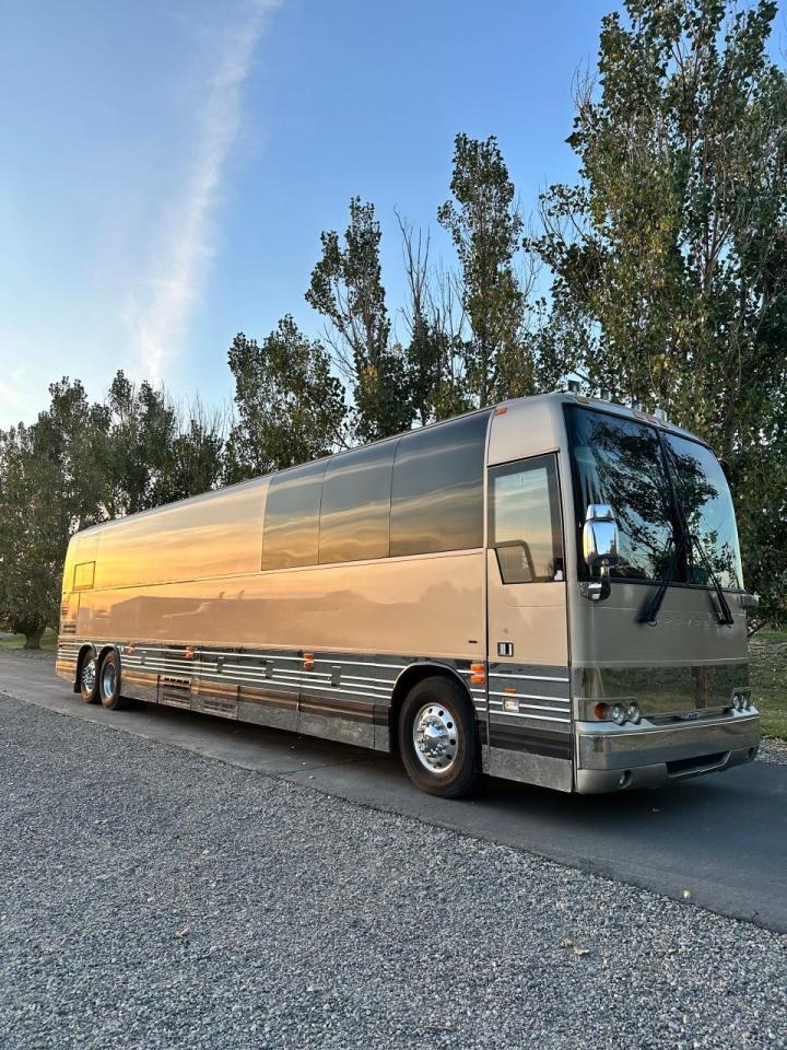 2008 Prevost Bus Model Xl2 للبيع في Billings، MT - Hail