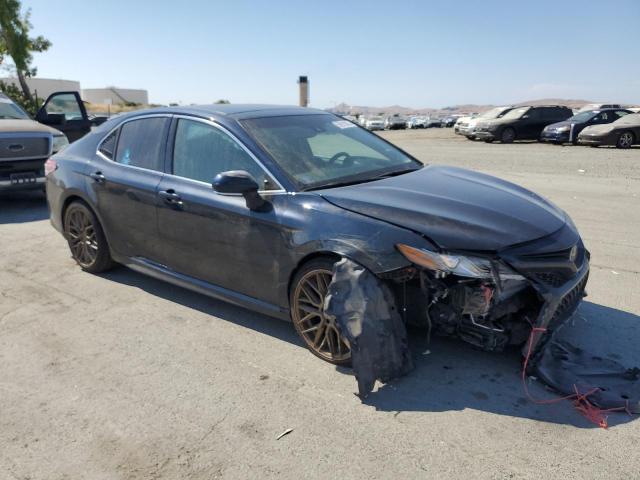 TOYOTA CAMRY 2018 Granatowy