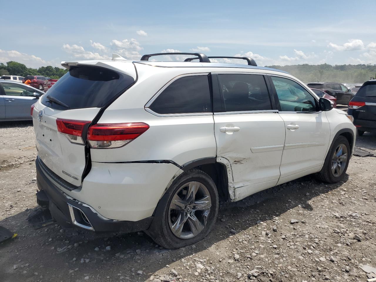 TOYOTA HIGHLANDER 2018 VIN 5TDDZRFH5JS887392 zdjęcie 3