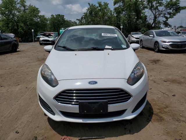 Sedans FORD FIESTA 2016 Biały