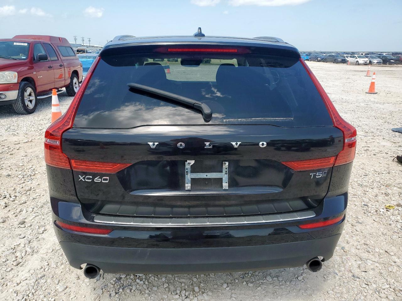2021 Volvo Xc60 T5 Momentum VIN: YV4102RK4M1696010 Lot: 61426465