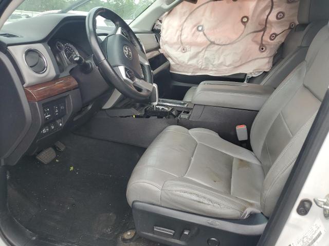 Пикапы TOYOTA TUNDRA 2016 Белый