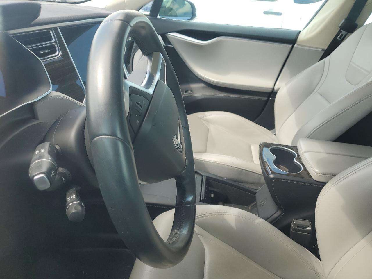 2016 Tesla Model S VIN: 5YJSA1E29GF134975 Lot: 61823295