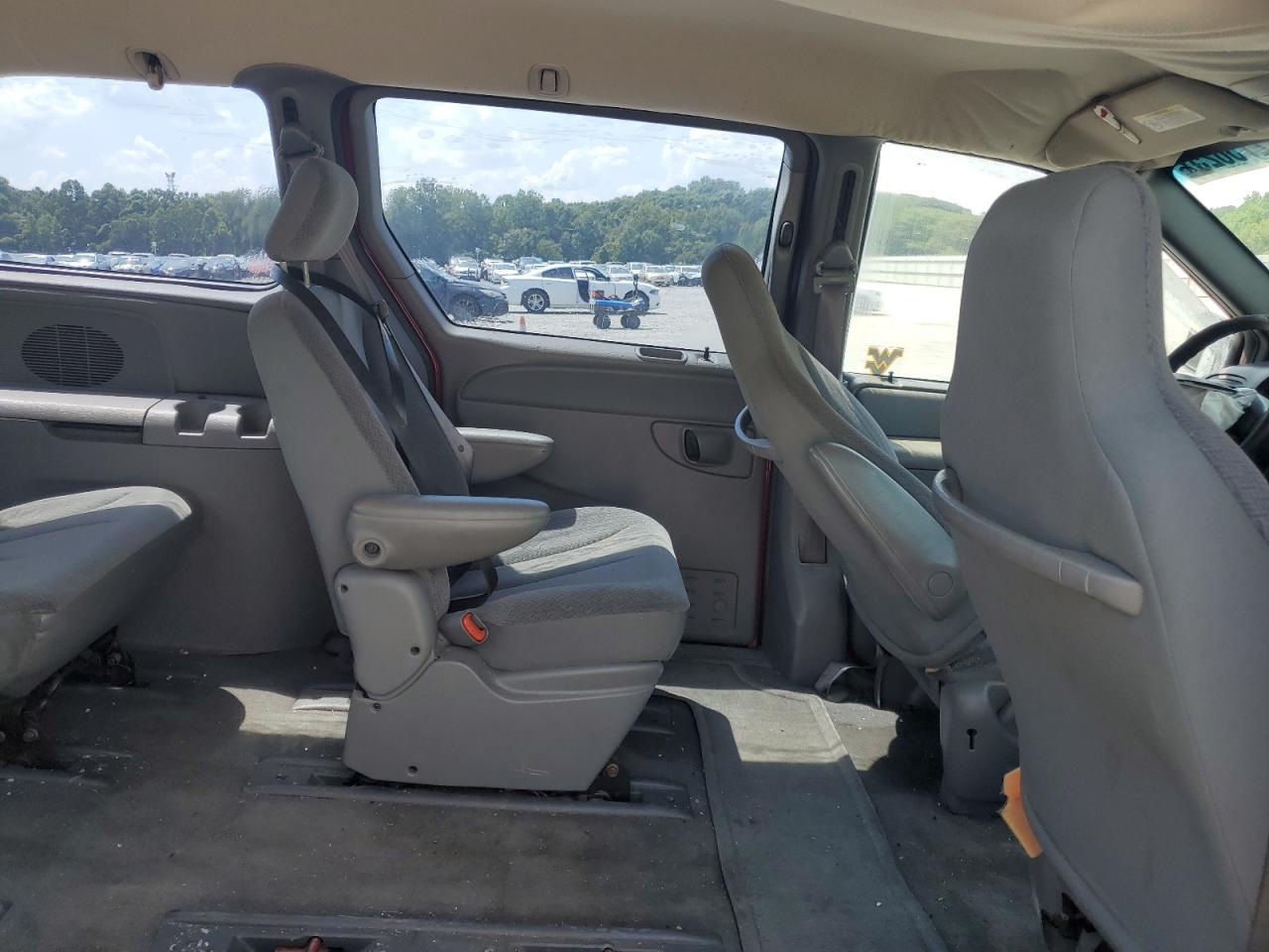 2004 Dodge Grand Caravan Se VIN: 1D4GP24R94B552186 Lot: 62275625
