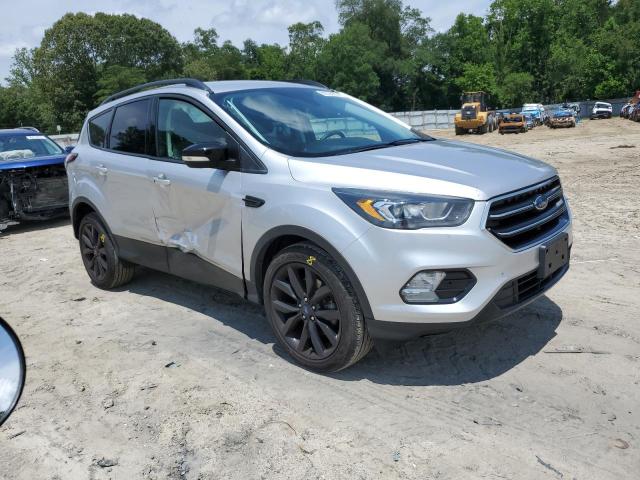  FORD ESCAPE 2017 Серебристый