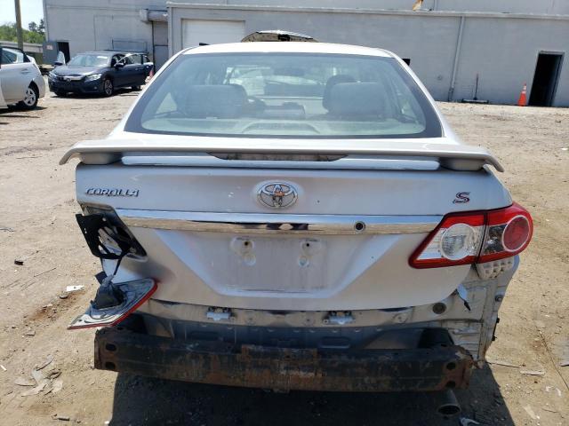 Sedans TOYOTA COROLLA 2013 Srebrny