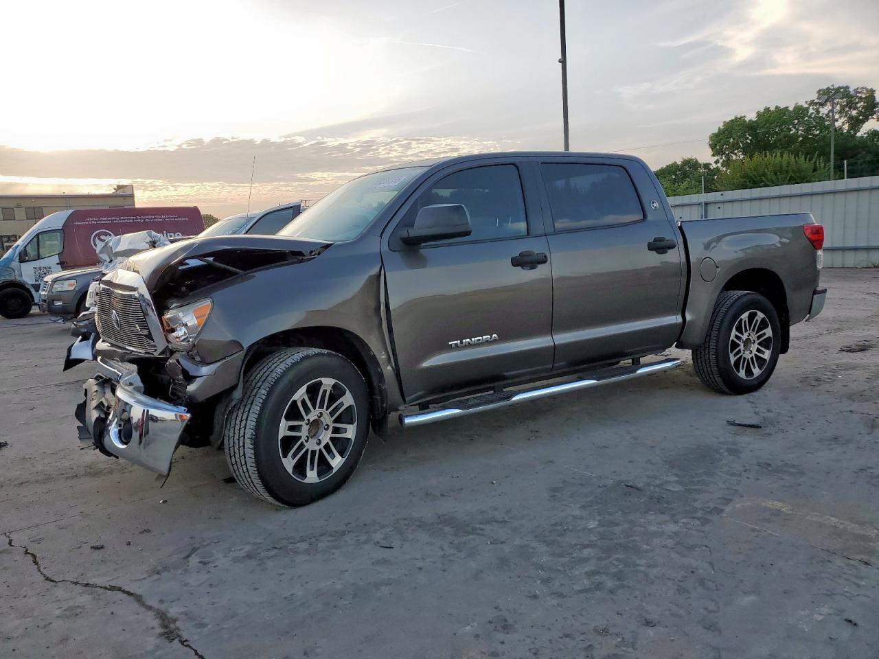 2013 Toyota Tundra Crewmax Sr5 продається в Wilmer, TX - Front End