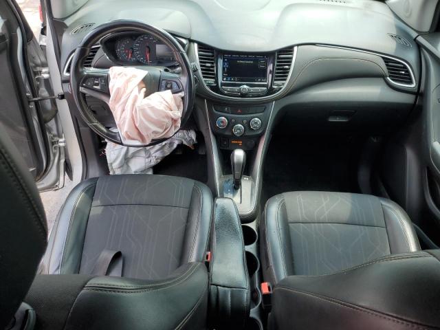  CHEVROLET TRAX 2018 Srebrny