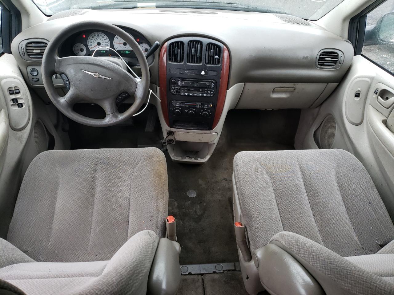 2C4GP44RX5R586505 2005 Chrysler Town & Country Lx