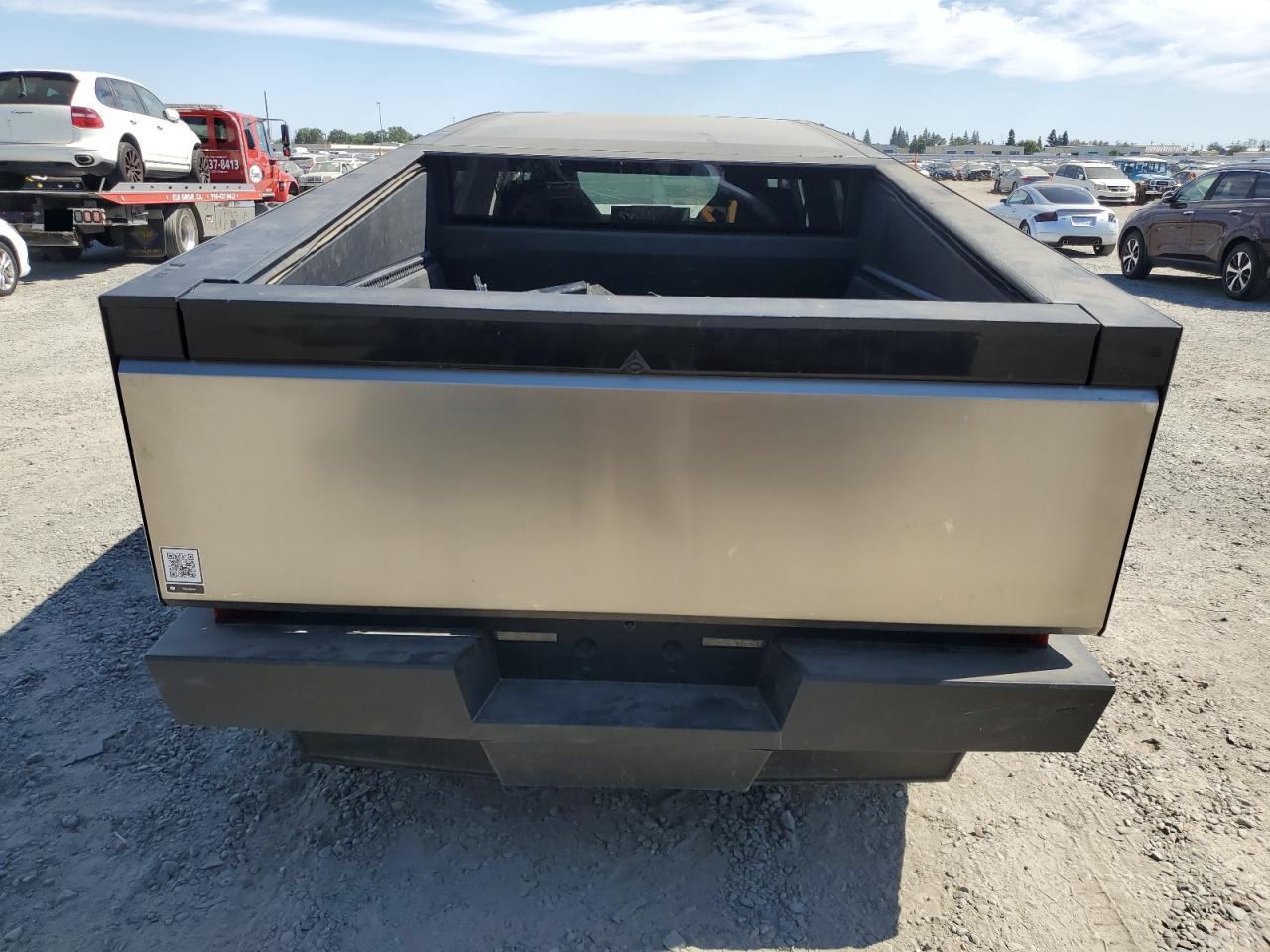 2024 Tesla Cybertruck VIN: 7G2CEHEDXRA010522 Lot: 60874185