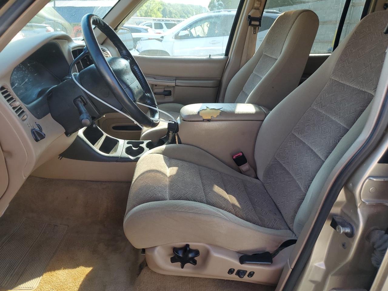 1999 Ford Explorer VIN: 1FMDU32EXXZA24792 Lot: 62281575
