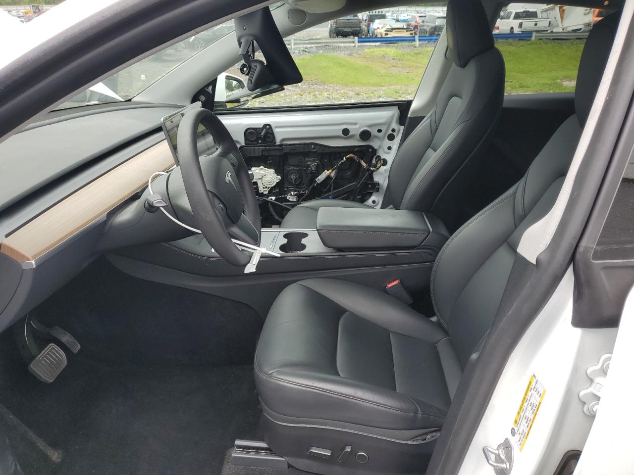 2024 Tesla Model Y VIN: 7SAYGDEE0RA259547 Lot: 61723055