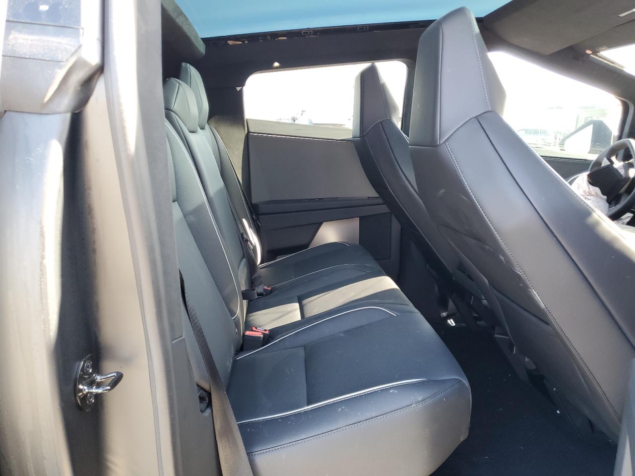 2024 Tesla Cybertruck VIN: 7G2CEHED4RA040048 Lot: 61394105