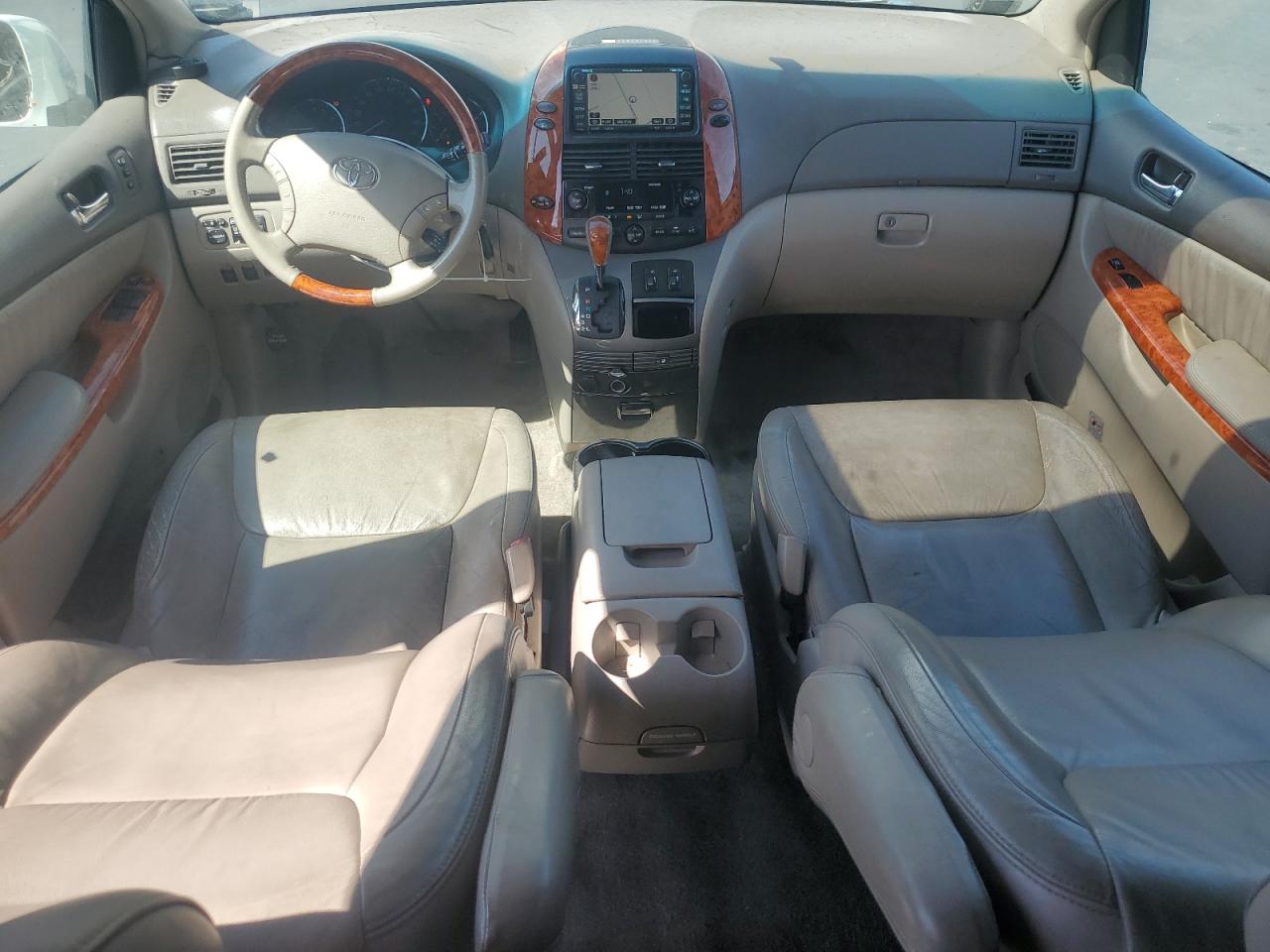 TOYOTA All Models 2009 VIN 5TDBK22C09S026209 photo 8