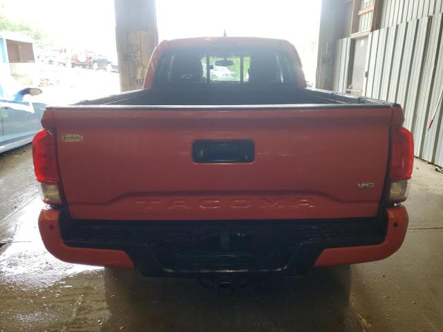 Pickups TOYOTA TACOMA 2017 Pomarańczowy