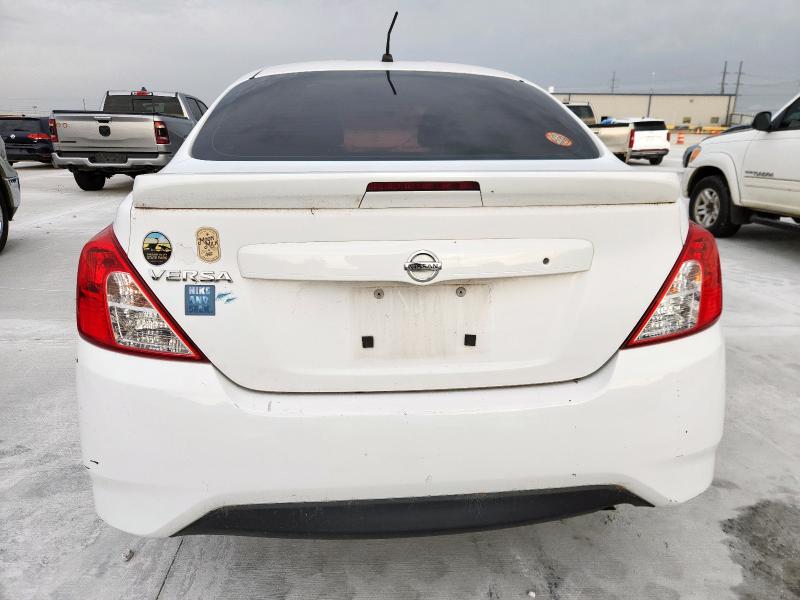 NISSAN VERSA 2018 White