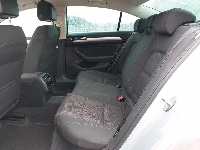 2016 VOLKSWAGEN PASSAT SE
