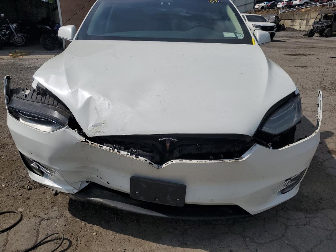 2018 Tesla Model X VIN: 5YJXCAE25JF091422 Lot: 62355195