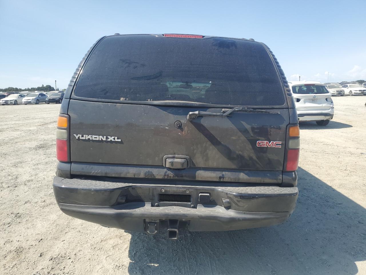 2004 GMC Yukon Xl Denali VIN: 1GKFK66U44J231280 Lot: 62193025