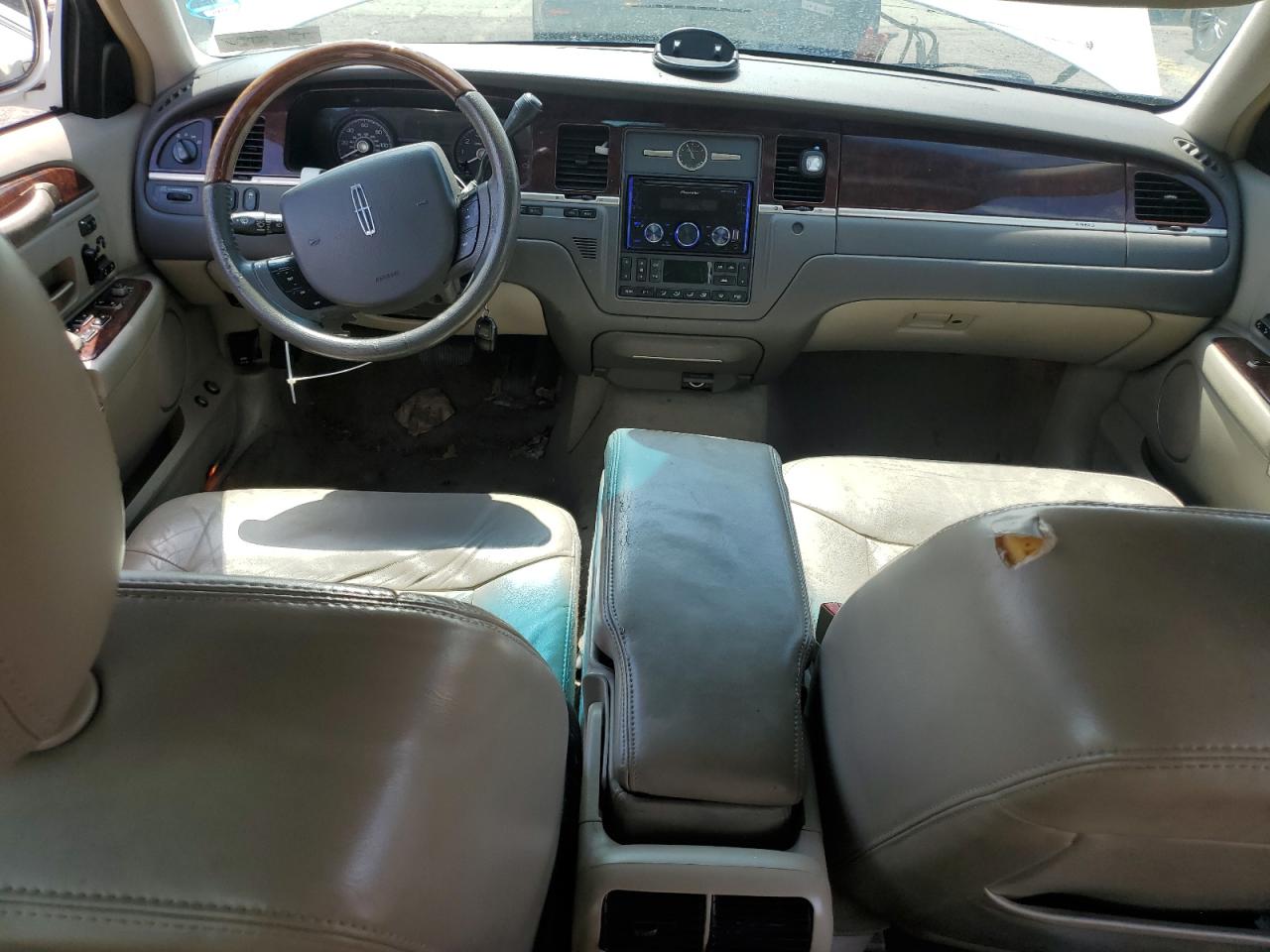 2006 Lincoln Town Car Signature Limited VIN: 1LNHM82V66Y629797 Lot: 61481435