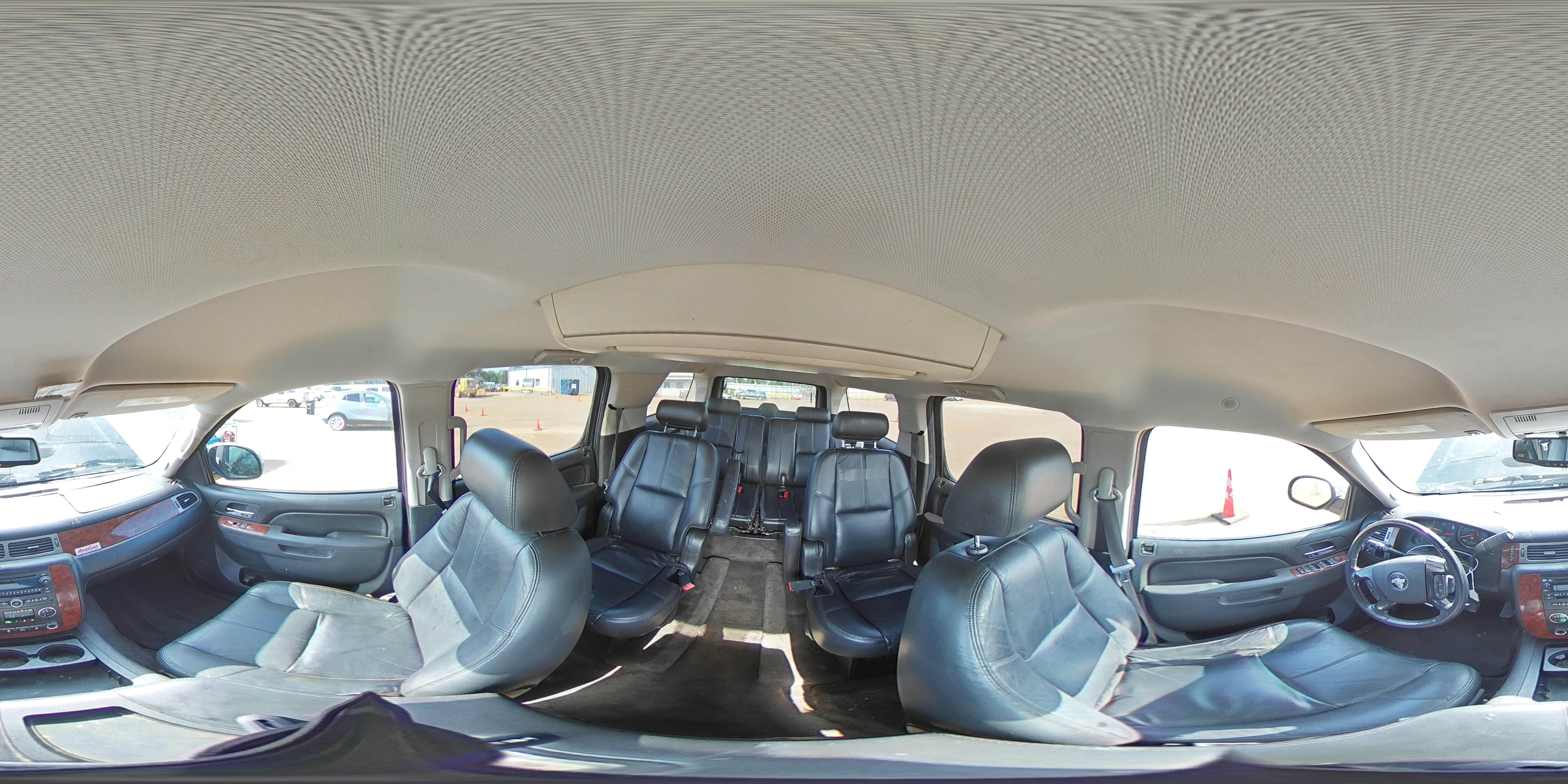 2010 Chevrolet Suburban C1500 Lt VIN: 1GNUCJE09AR193230 Lot: 61308075