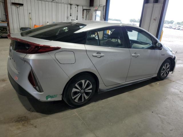  TOYOTA PRIUS 2017 Серебристый