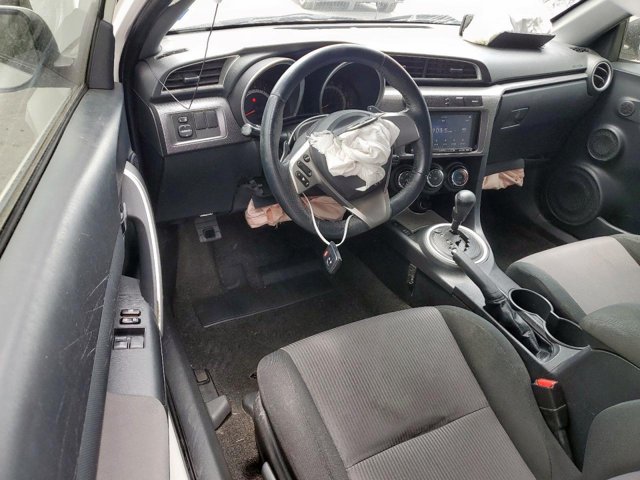 TOYOTA SCION 2016 VIN JTKJF5C75GJ018614 zdjęcie 8