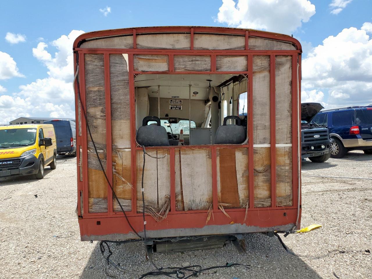 2013 Ford Econoline E350 Super Duty Cutaway Van VIN: 1FDEE3FL8DDA28942 Lot: 61859125