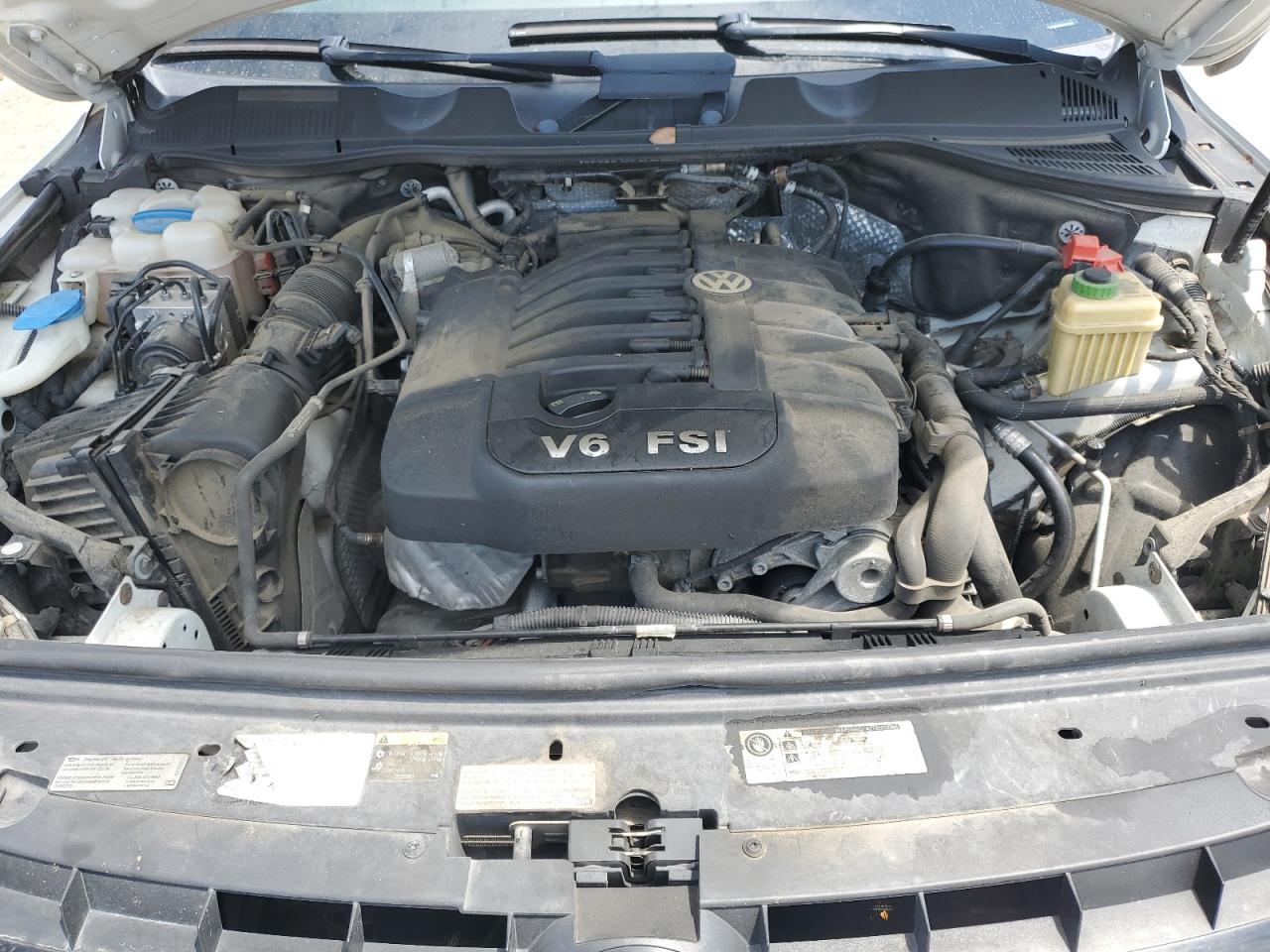 2014 Volkswagen Touareg V6 VIN: WVGEF9BP2ED013735 Lot: 62924835