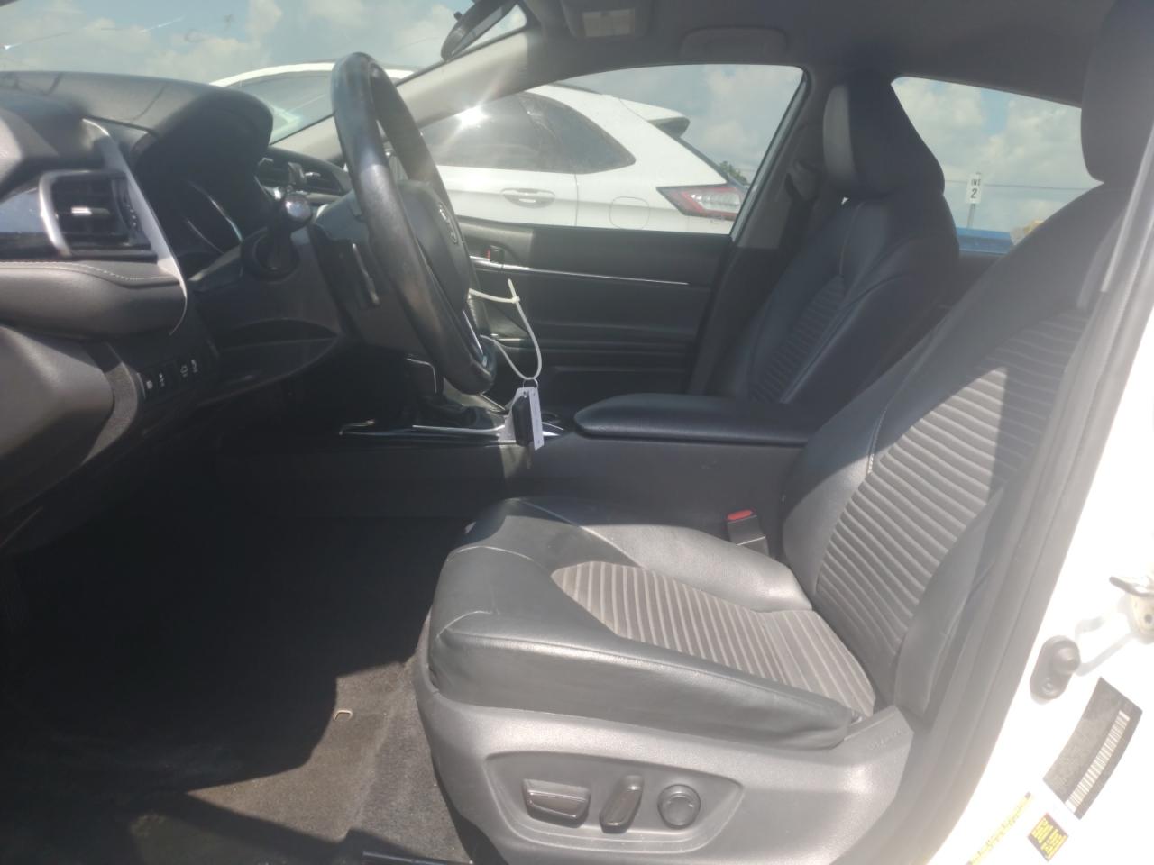 2019 Toyota Camry L VIN: 4T1B11HK9KU828945 Lot: 62388185