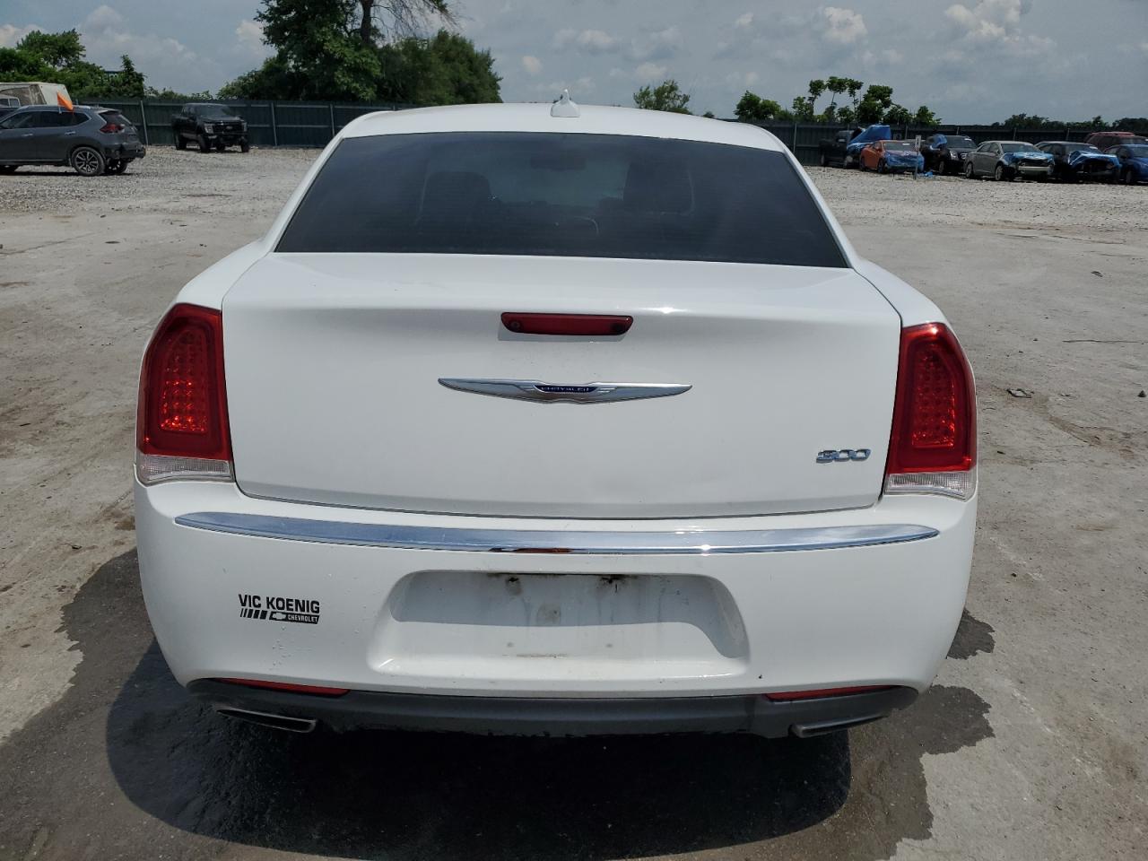 2018 Chrysler 300 Touring VIN: 2C3CCAAG1JH338529 Lot: 62838645