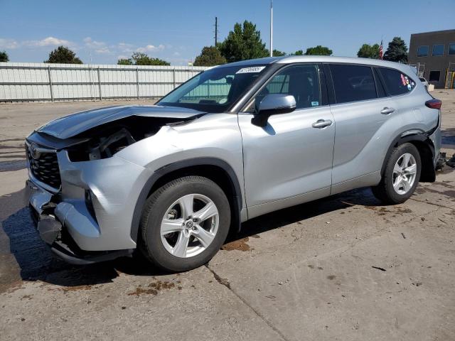  TOYOTA HIGHLANDER 2021 Srebrny