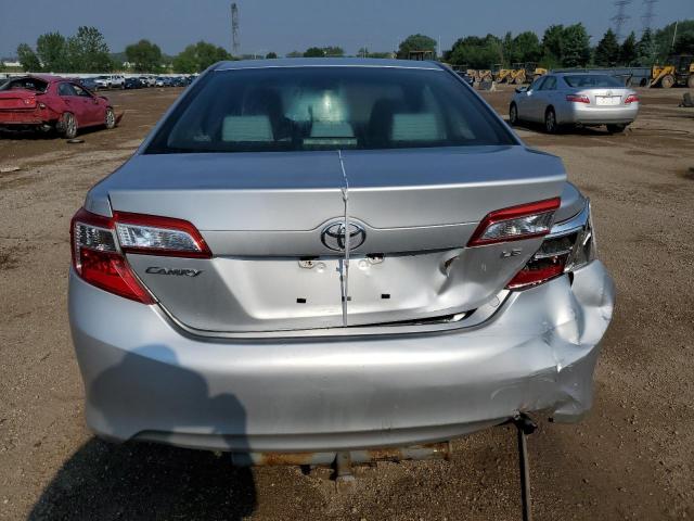  TOYOTA CAMRY 2013 Srebrny