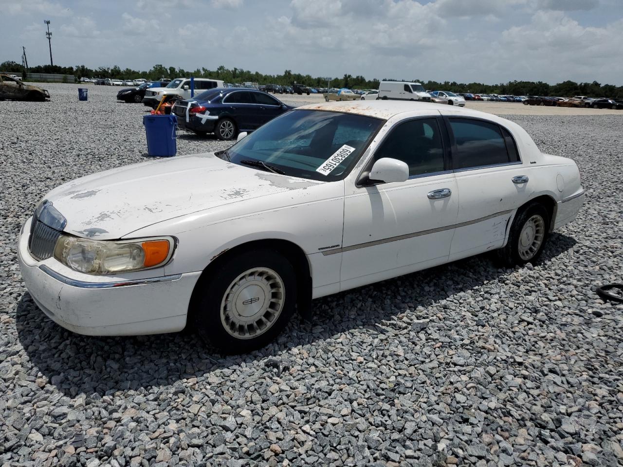 1999 Lincoln Town Car Executive zu verkaufen in Arcadia, FL - Front End