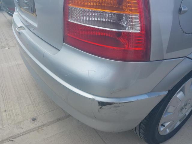 2002 VAUXHALL ASTRA LS 1