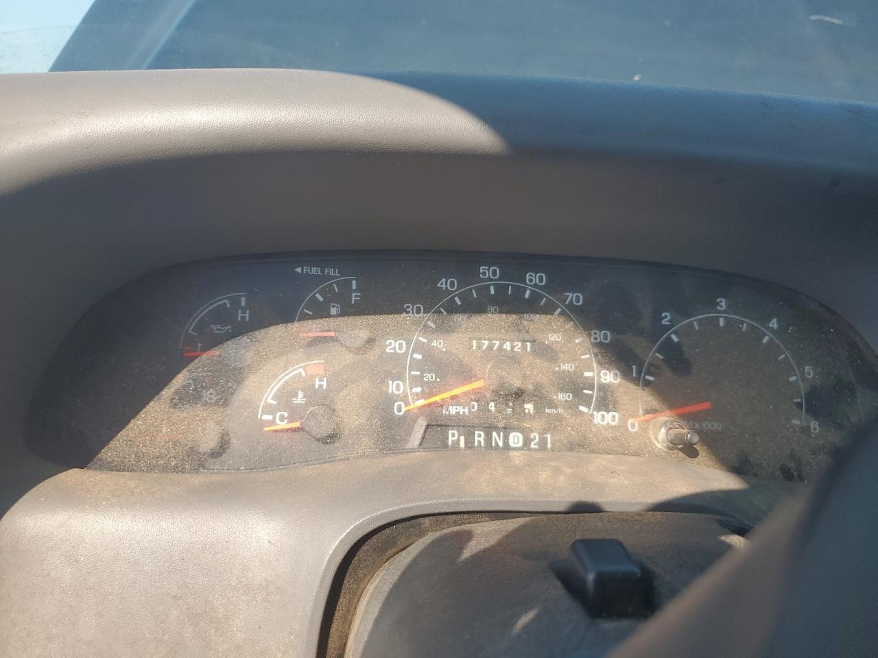 2000 Ford F350 Srw Super Duty VIN: 1FTSF31L2YEB68643 Lot: 62538365