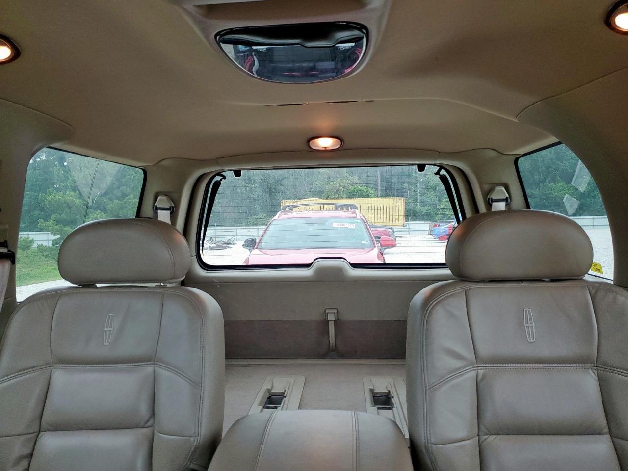 2000 Lincoln Navigator VIN: 5LMRU27A6YLJ08406 Lot: 60320205