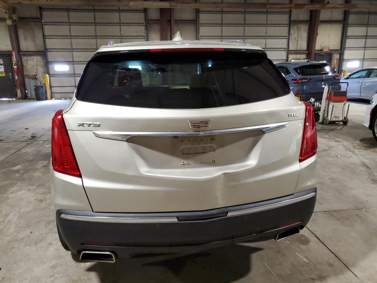 2017 Cadillac Xt5 Luxury VIN: 1GYKNBRS0HZ119016 Lot: 62674105